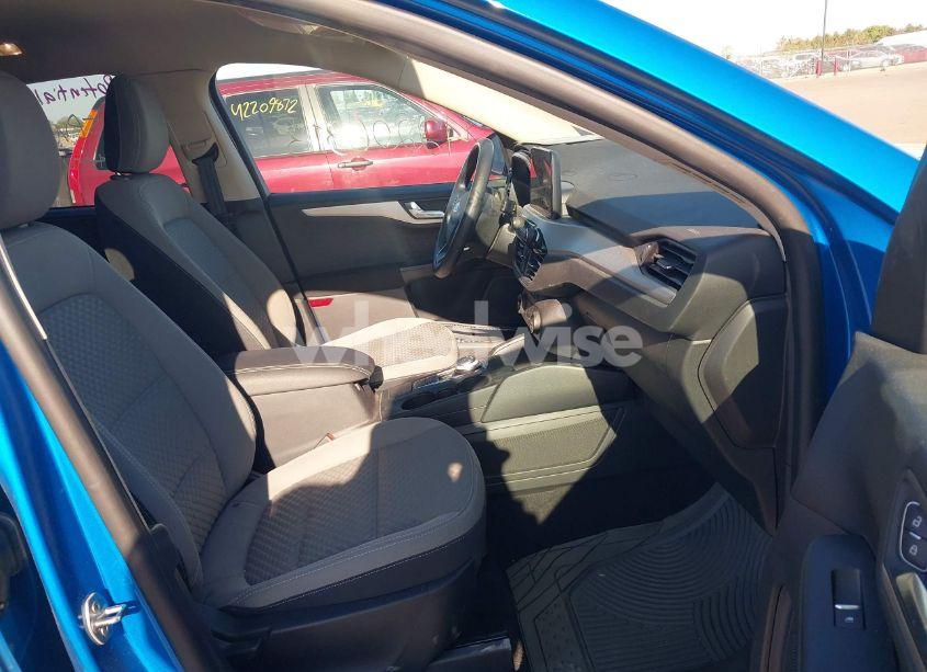 Photo 5 of 2020 Ford Escape SE (VIN 1FMCU9G61LUB49218)