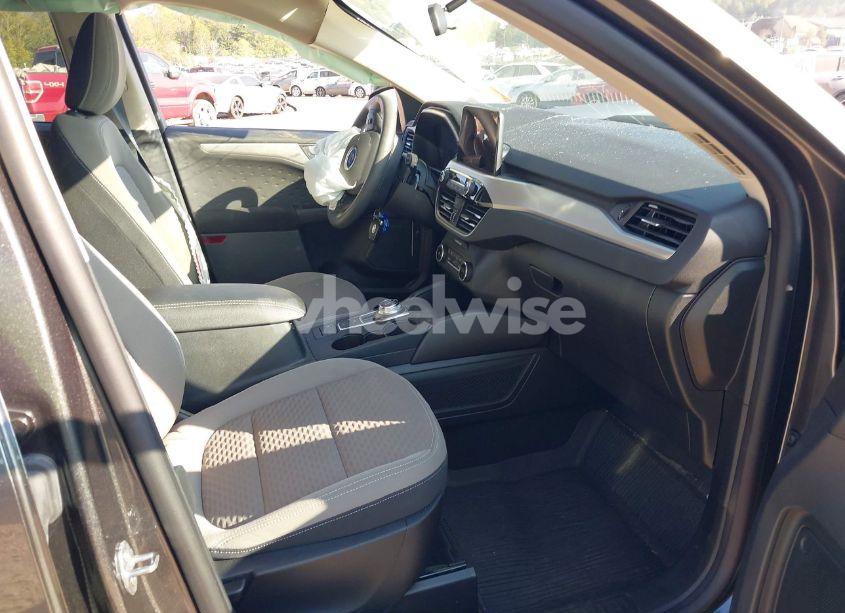 Photo 5 of 2020 Ford Escape SE (VIN 1FMCU9G61LUB64558)
