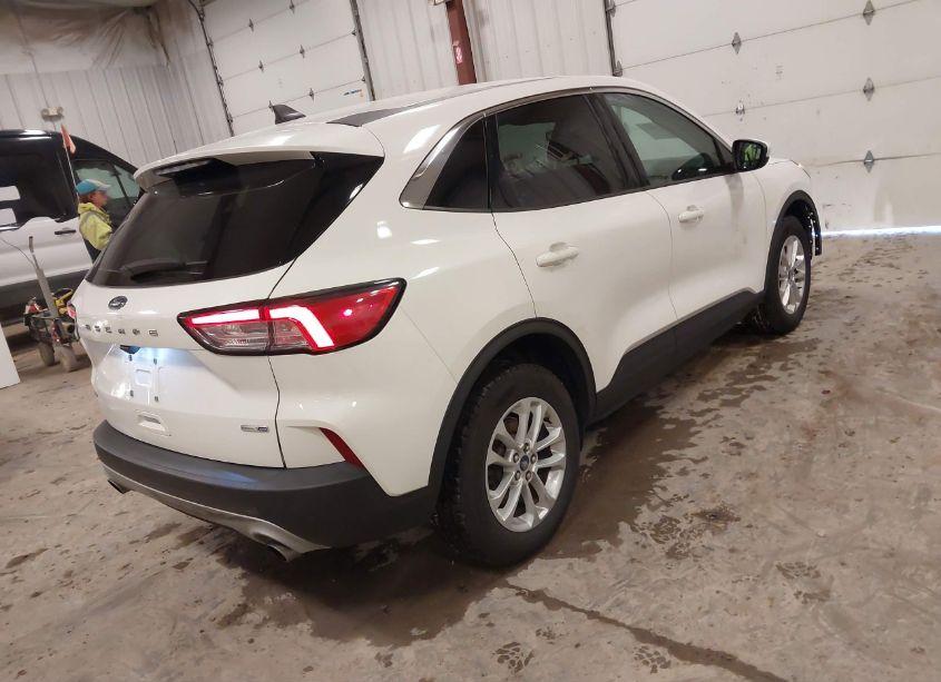 Photo 4 of 2020 Ford Escape SE (VIN 1FMCU9G61LUB65502)