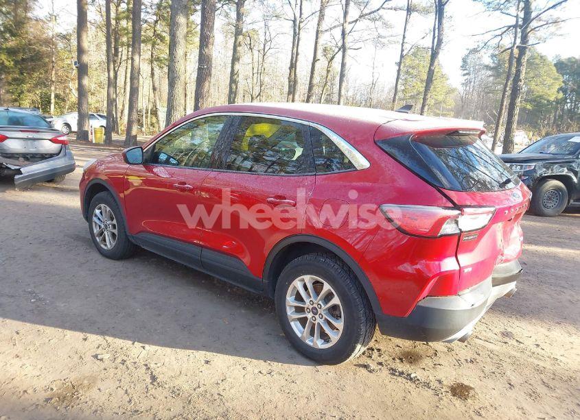 Photo 3 of 2020 Ford Escape SE (VIN 1FMCU9G61LUB86608)