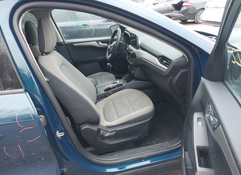 Photo 5 of 2020 Ford Escape SE (VIN 1FMCU9G61LUC10261)