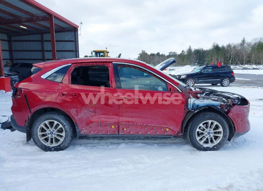 Photo 14 of 2020 Ford Escape SE (VIN 1FMCU9G61LUC33295)