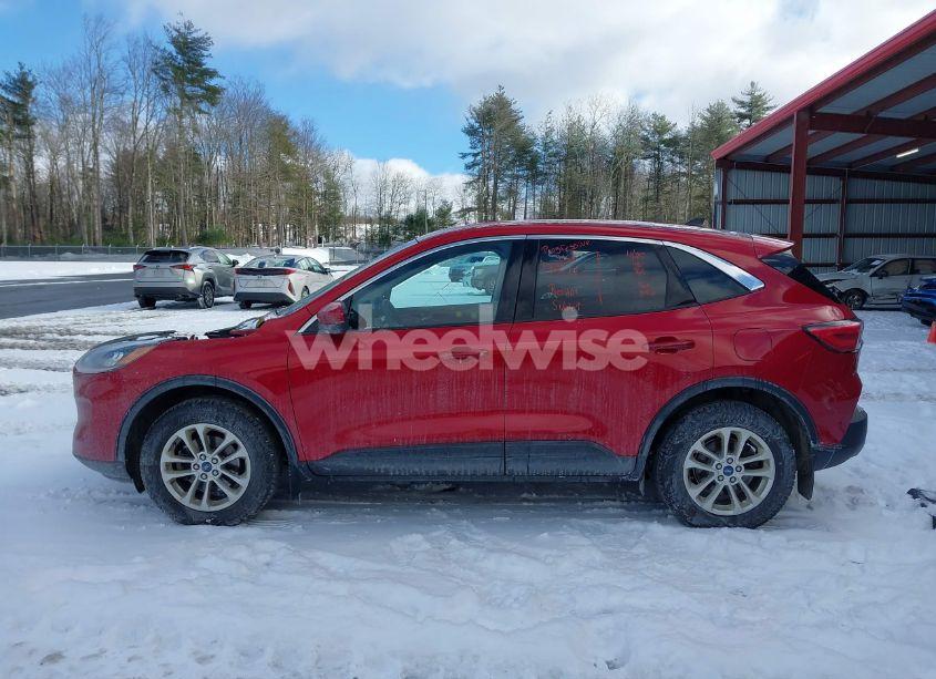 Photo 15 of 2020 Ford Escape SE (VIN 1FMCU9G61LUC33295)