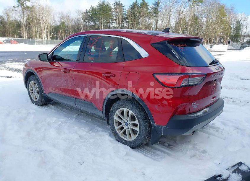 Photo 3 of 2020 Ford Escape SE (VIN 1FMCU9G61LUC33295)
