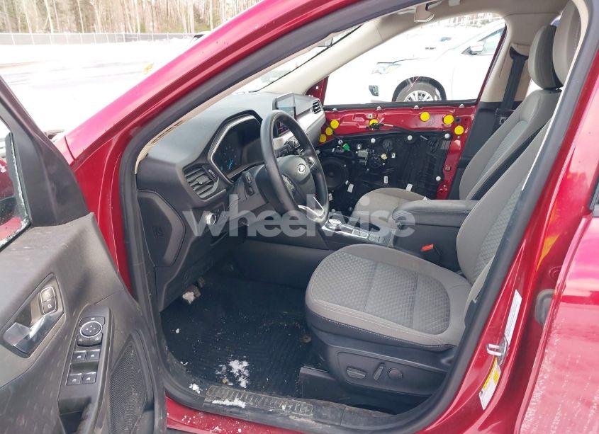 Photo 5 of 2020 Ford Escape SE (VIN 1FMCU9G61LUC33295)