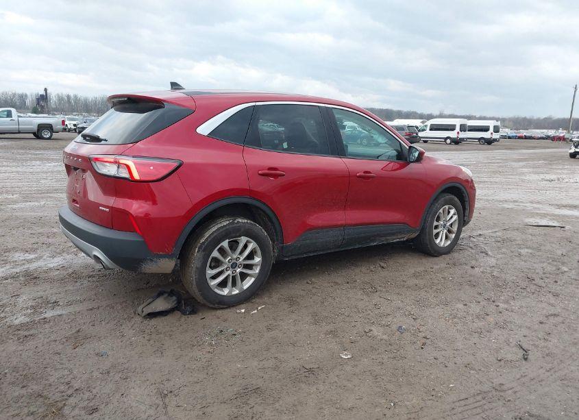 Photo 4 of 2020 Ford Escape SE (VIN 1FMCU9G61LUC53191)