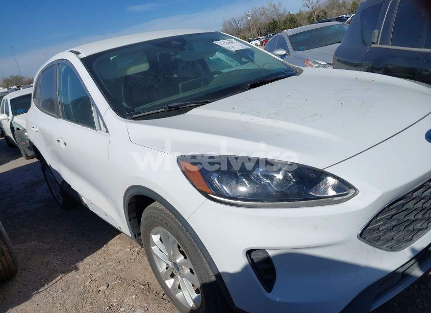 Photo 13 of 2020 Ford Escape SE (VIN 1FMCU9G61LUC57175)