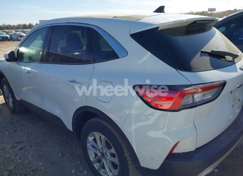 Photo 14 of 2020 Ford Escape SE (VIN 1FMCU9G61LUC57175)