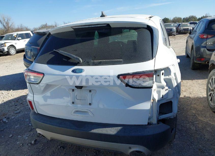 Photo 16 of 2020 Ford Escape SE (VIN 1FMCU9G61LUC57175)