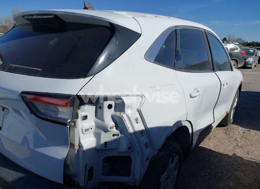 Photo 6 of 2020 Ford Escape SE (VIN 1FMCU9G61LUC57175)