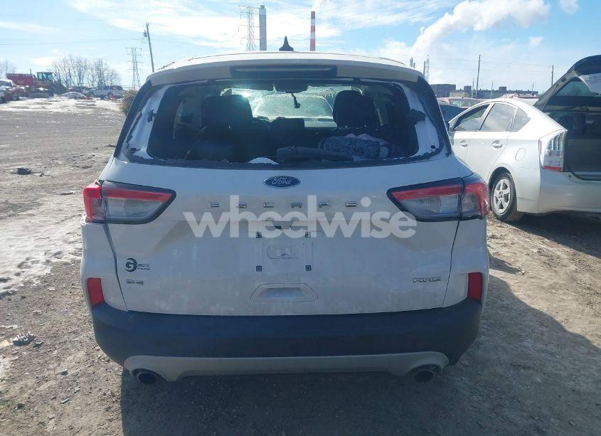 Photo 16 of 2021 Ford Escape SE (VIN 1FMCU9G61MUA51534)