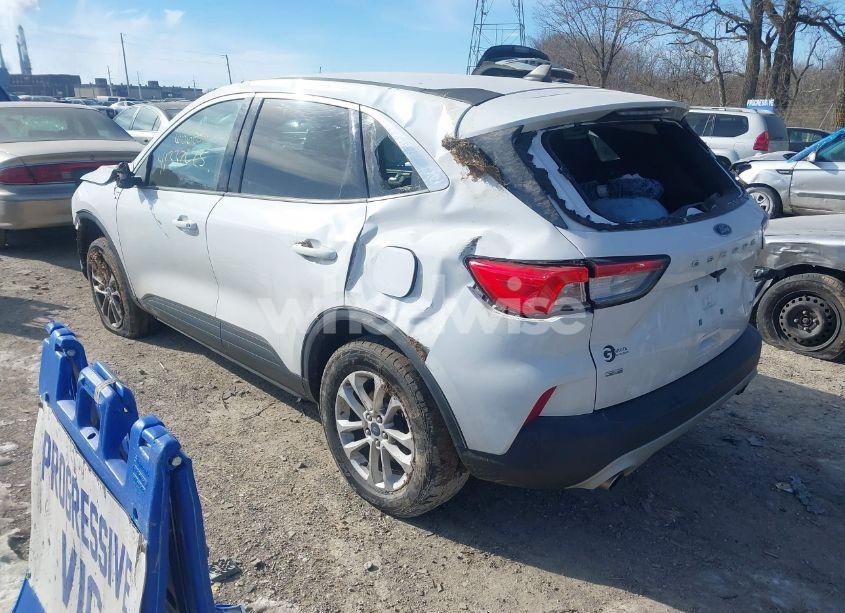 Photo 3 of 2021 Ford Escape SE (VIN 1FMCU9G61MUA51534)