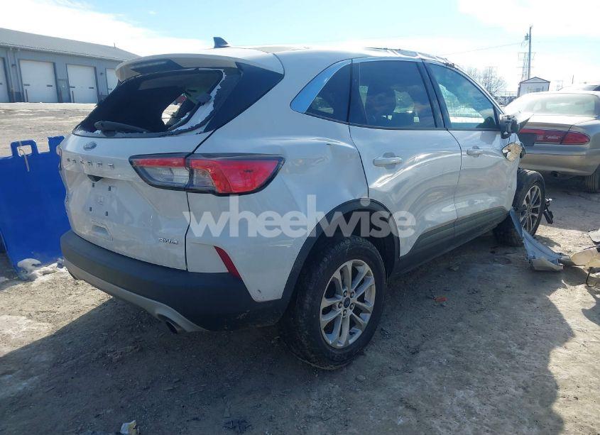 Photo 4 of 2021 Ford Escape SE (VIN 1FMCU9G61MUA51534)