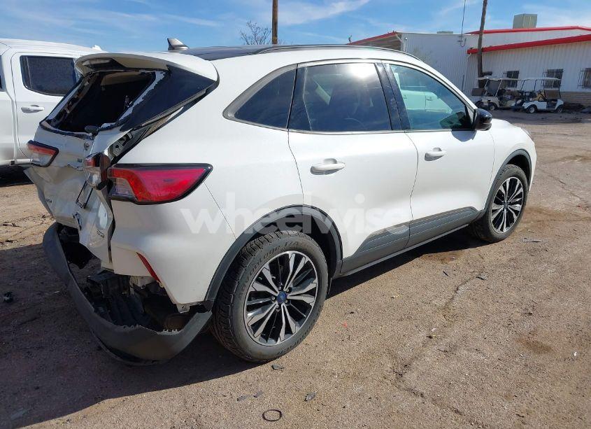 Photo 4 of 2021 Ford Escape SE (VIN 1FMCU9G61MUA62744)