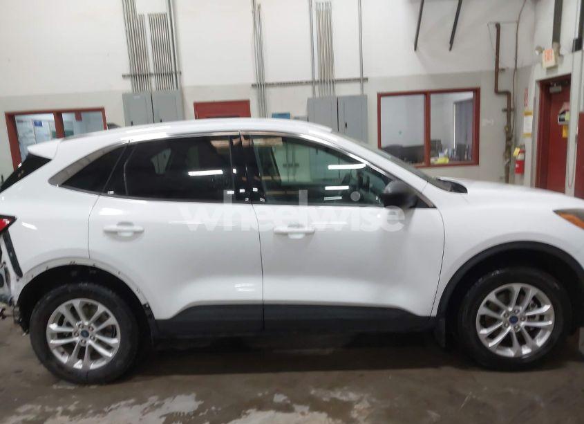 Photo 14 of 2022 Ford Escape SE (VIN 1FMCU9G61NUA42771)