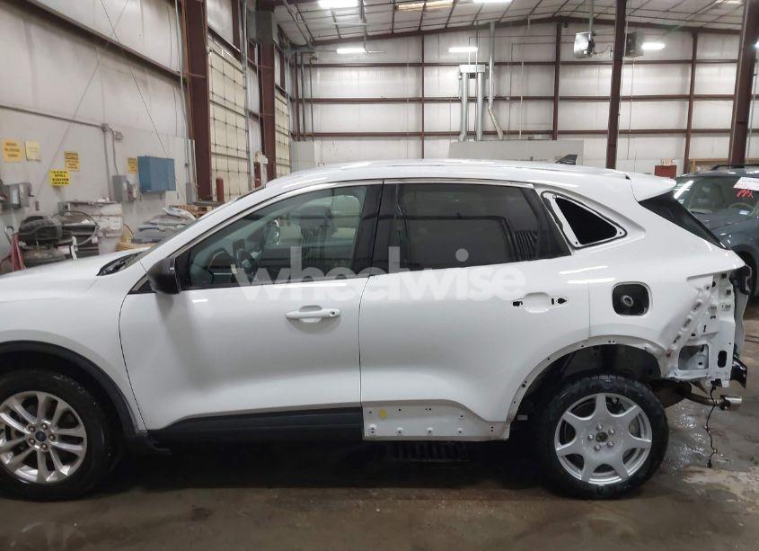 Photo 15 of 2022 Ford Escape SE (VIN 1FMCU9G61NUA42771)
