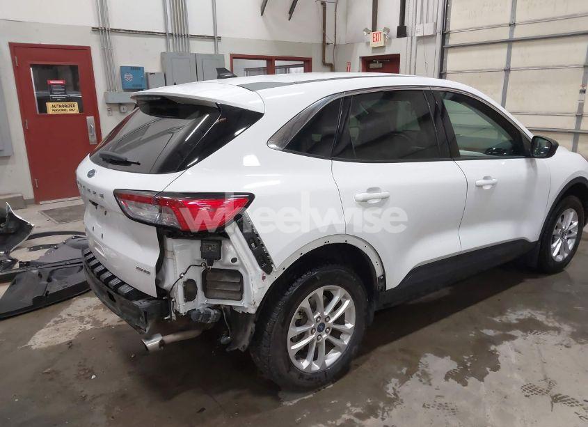 Photo 4 of 2022 Ford Escape SE (VIN 1FMCU9G61NUA42771)