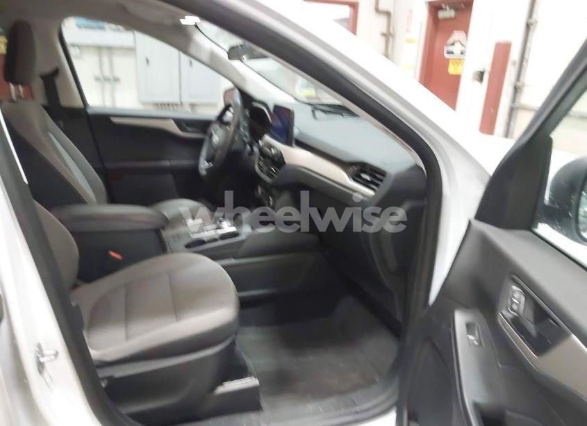 Photo 5 of 2022 Ford Escape SE (VIN 1FMCU9G61NUA42771)