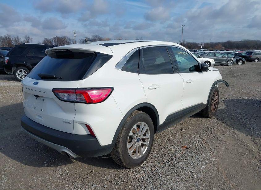 Photo 4 of 2022 Ford Escape SE (VIN 1FMCU9G61NUA60428)