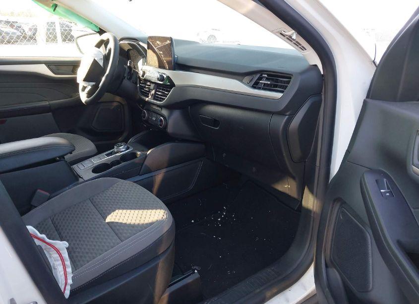 Photo 5 of 2022 Ford Escape SE (VIN 1FMCU9G61NUA60428)