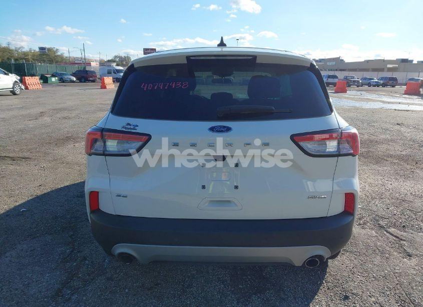 Photo 16 of 2022 Ford Escape SE (VIN 1FMCU9G61NUA60672)