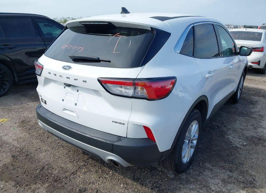 Photo 4 of 2022 Ford Escape SE (VIN 1FMCU9G61NUA62857)