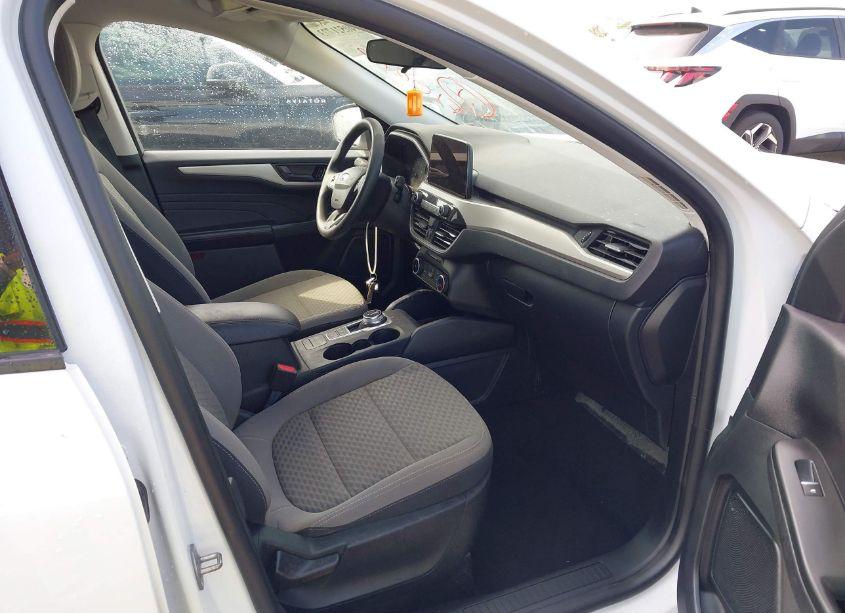 Photo 5 of 2022 Ford Escape SE (VIN 1FMCU9G61NUA62857)