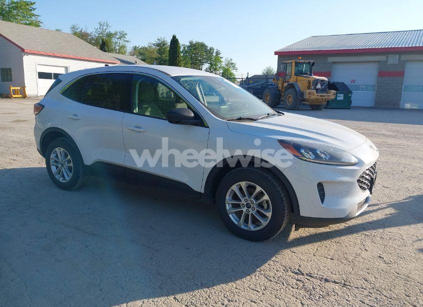 2022 Ford Escape SE (VIN 1FMCU9G61NUA67718) main photo