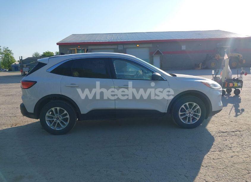 Photo 13 of 2022 Ford Escape SE (VIN 1FMCU9G61NUA67718)