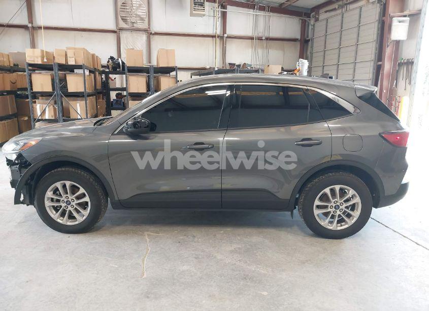 Photo 15 of 2022 Ford Escape SE (VIN 1FMCU9G61NUB81492)