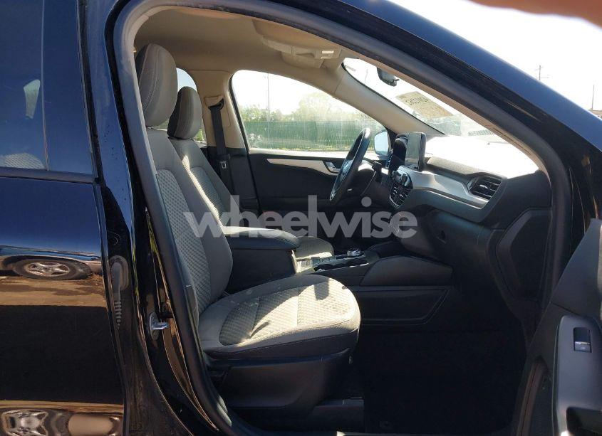 Photo 5 of 2020 Ford Escape SE (VIN 1FMCU9G62LUB25722)