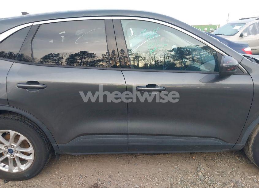 Photo 14 of 2020 Ford Escape SE (VIN 1FMCU9G62LUB56744)