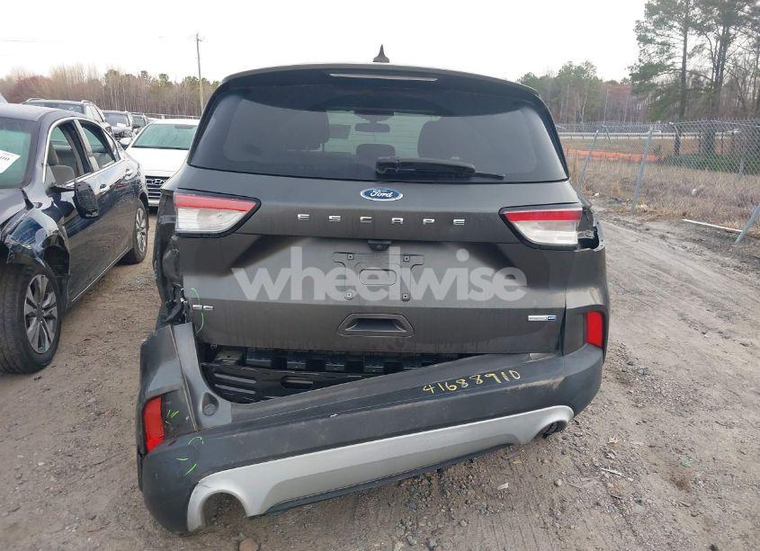 Photo 17 of 2020 Ford Escape SE (VIN 1FMCU9G62LUB56744)
