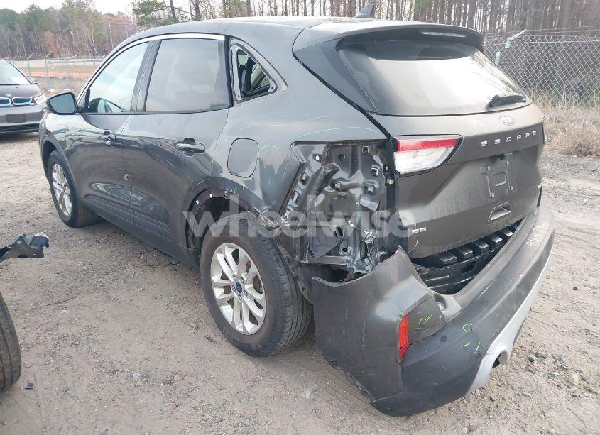 Photo 3 of 2020 Ford Escape SE (VIN 1FMCU9G62LUB56744)