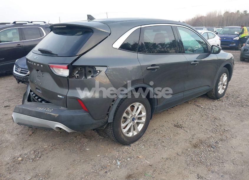 Photo 4 of 2020 Ford Escape SE (VIN 1FMCU9G62LUB56744)
