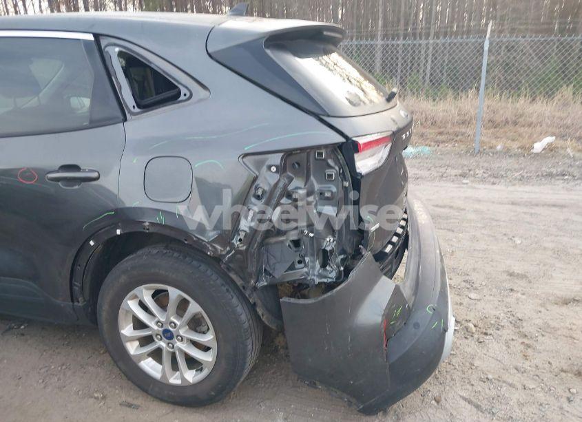 Photo 6 of 2020 Ford Escape SE (VIN 1FMCU9G62LUB56744)