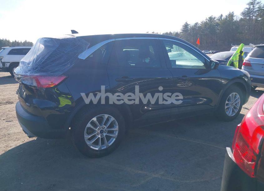 Photo 13 of 2020 Ford Escape SE (VIN 1FMCU9G62LUC22404)