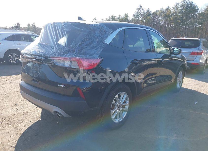 Photo 4 of 2020 Ford Escape SE (VIN 1FMCU9G62LUC22404)