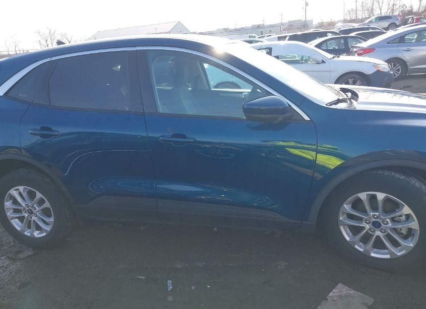 Photo 13 of 2020 Ford Escape SE (VIN 1FMCU9G62LUC32141)