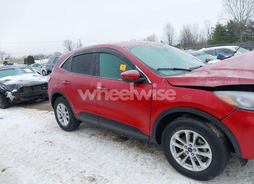Photo 14 of 2020 Ford Escape SE (VIN 1FMCU9G62LUC65799)