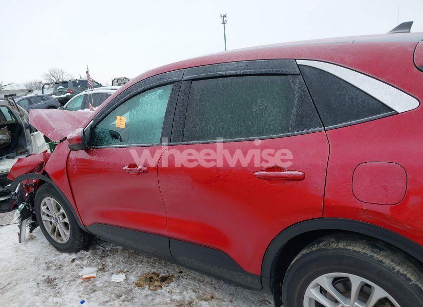 Photo 15 of 2020 Ford Escape SE (VIN 1FMCU9G62LUC65799)