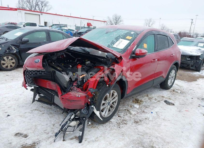 Photo 2 of 2020 Ford Escape SE (VIN 1FMCU9G62LUC65799)