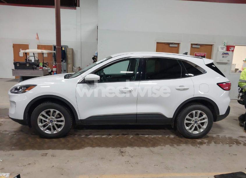 Photo 14 of 2021 Ford Escape SE (VIN 1FMCU9G62MUA39795)