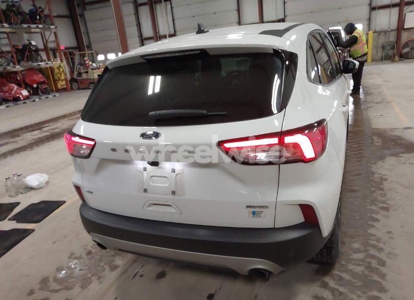 Photo 16 of 2021 Ford Escape SE (VIN 1FMCU9G62MUA39795)