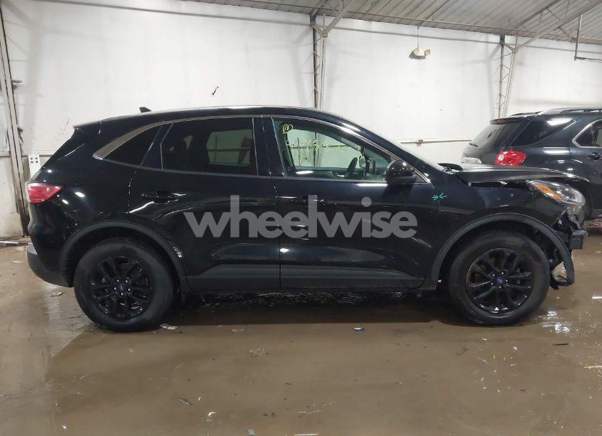 Photo 13 of 2021 Ford Escape SE (VIN 1FMCU9G62MUB21235)