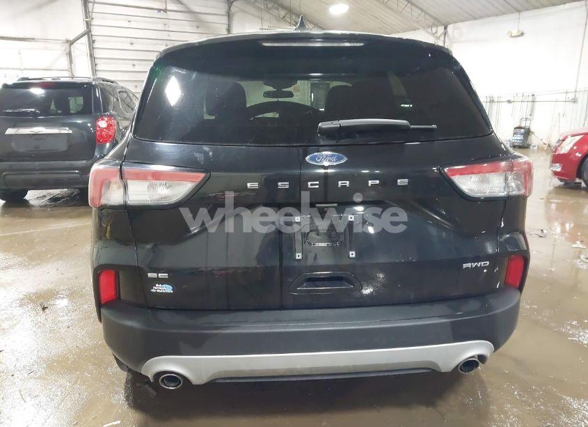 Photo 16 of 2021 Ford Escape SE (VIN 1FMCU9G62MUB21235)
