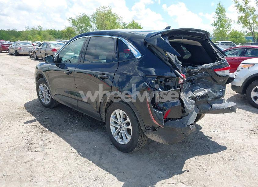 Photo 3 of 2022 Ford Escape SE (VIN 1FMCU9G62NUA32931)