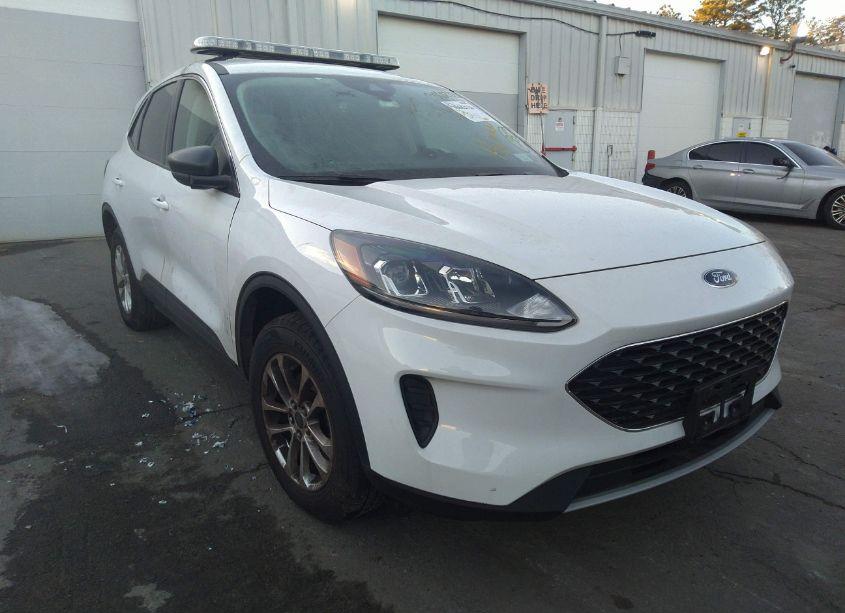 2022 Ford Escape SE (VIN 1FMCU9G62NUA49230) main photo