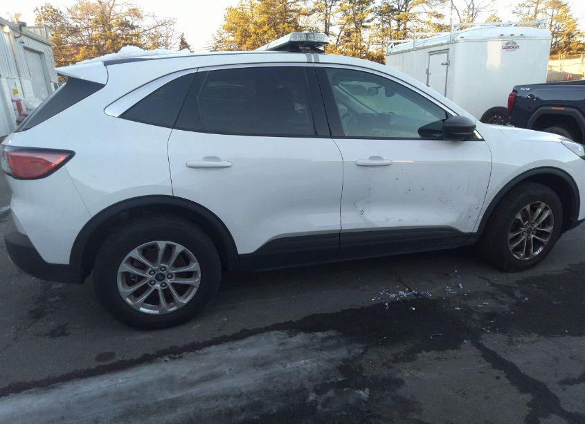 Photo 13 of 2022 Ford Escape SE (VIN 1FMCU9G62NUA49230)