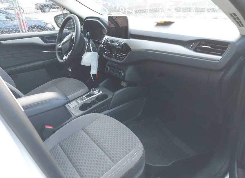 Photo 5 of 2022 Ford Escape SE (VIN 1FMCU9G62NUA49230)